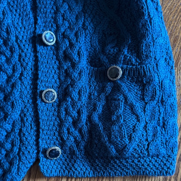 Aran Crafts Women’s Cardigan - Picture 3 of 4